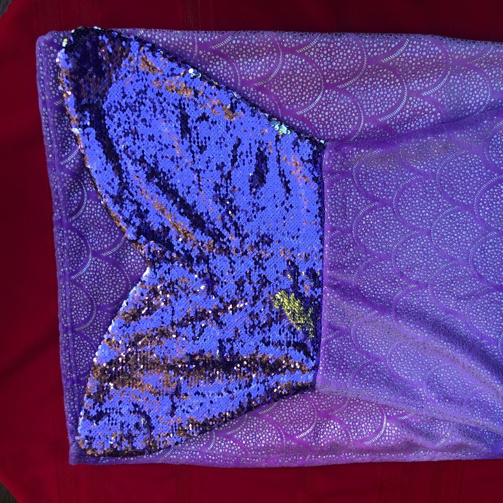 Mermaid Tail Blanket (Purple / Sequin & Scale Design)